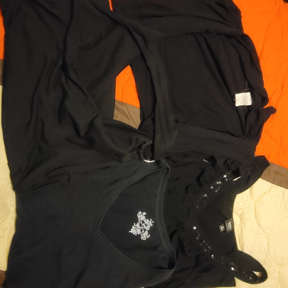 Bundle 4 black shirts